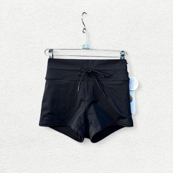 Vuori Pants - Vuori Swim Shorty Shorts in Black